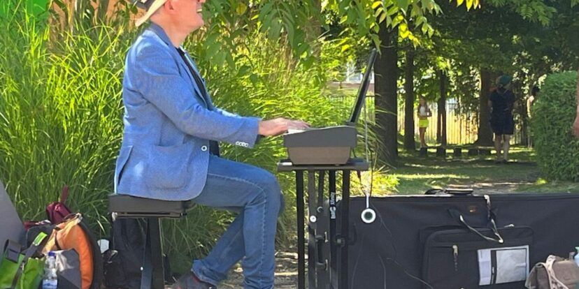 Mathieu aan de piano